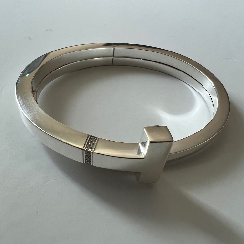 T wrap‎ bracelet